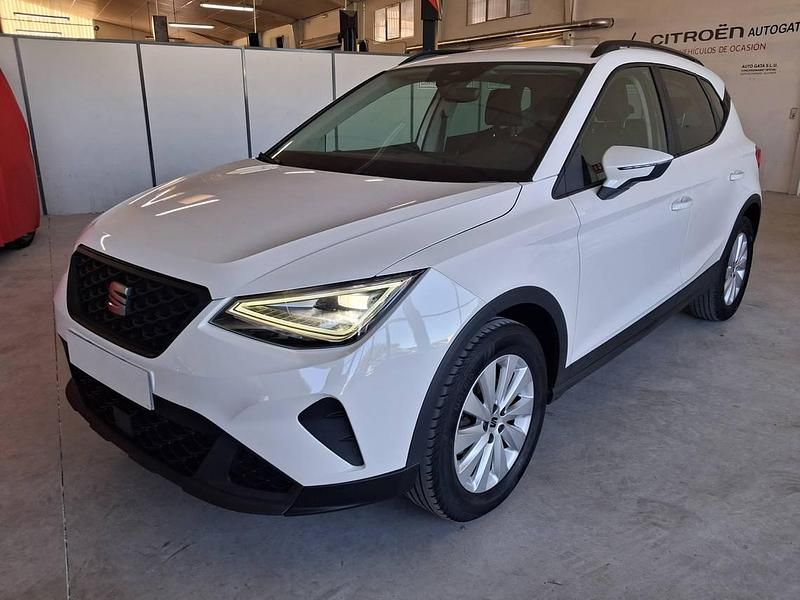 Usado Seat Arona Style 110 CV (80 kW) 2022 Blanco SUV