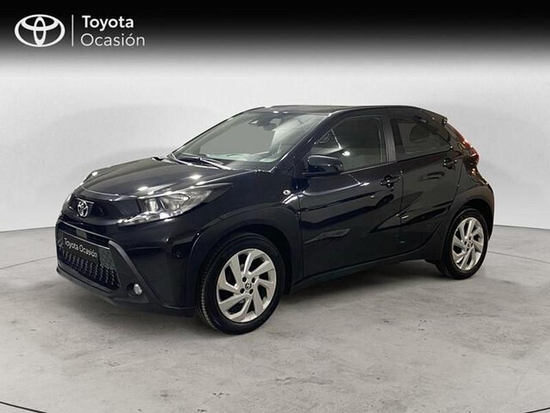 Usado Toyota Aygo X Play 72 CV (52 kW) 2024 Negro SUV
