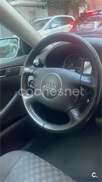 Usado Audi A6 163 CV (119 kW) 2004 Gris / plata Familiar