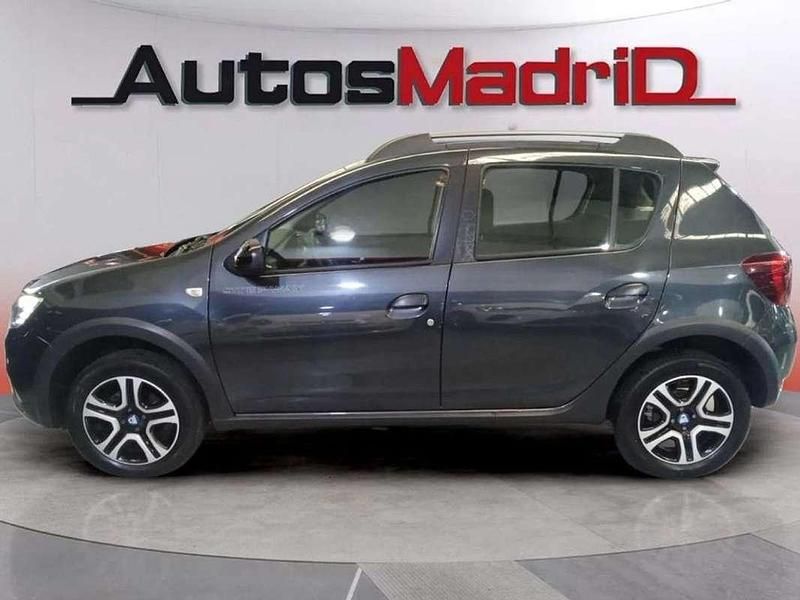 Usado Dacia Sandero Comfort 95 CV (69 kW) 2020 Negro Utilitario