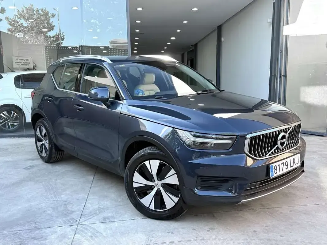 Usado Volvo XC40 Inscription 211 CV (155 kW) 2021 Azul SUV