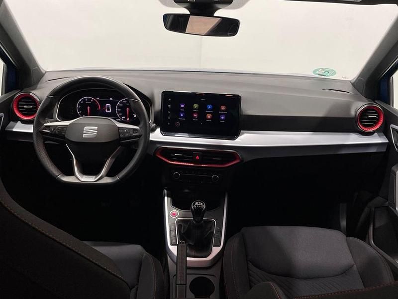 Usado Seat Arona FR 115 CV (84 kW) 2025 Azul SUV