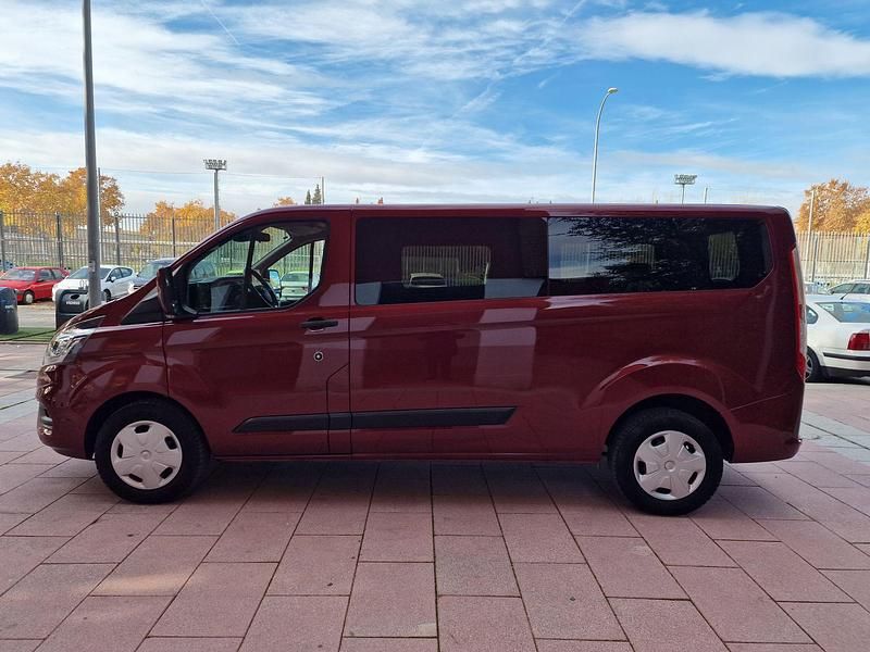 Usado Ford Transit Custom Trend 130 CV (95 kW) 2021 Rojo Familiar