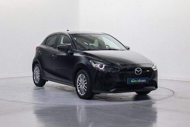Usado Mazda 2 Signature 90 CV (66 kW) 2023 Negro Berlina