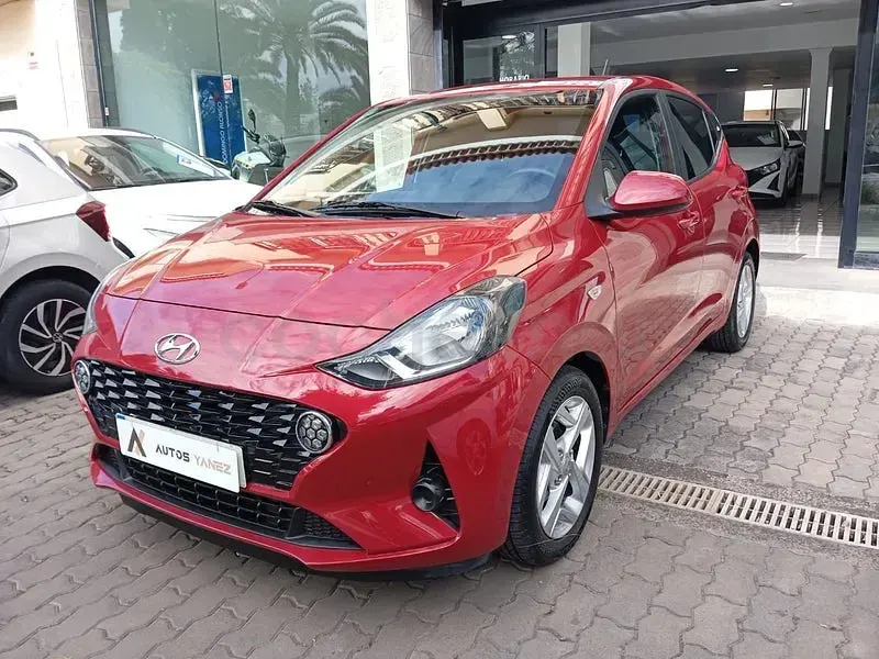 Usado Hyundai i10 84 CV (61 kW) 2022 Rojo Utilitario