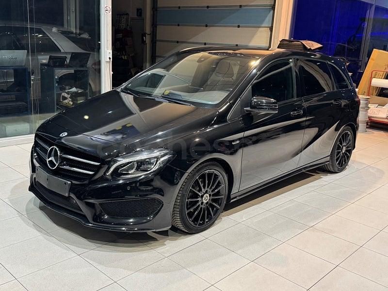 Usado Mercedes B200 136 CV (100 kW) 2018 Negro Monovolumen