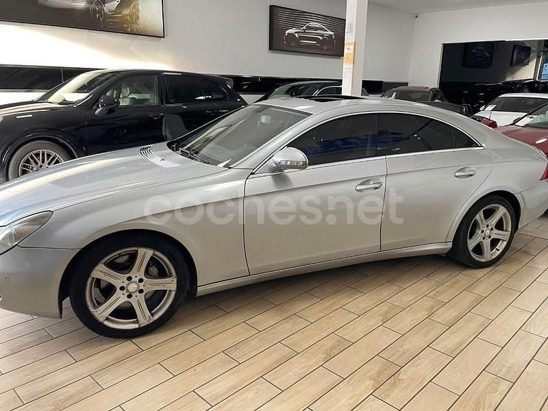 Usado Mercedes CLS350 292 CV (214 kW) 2007 Gris / plata Berlina