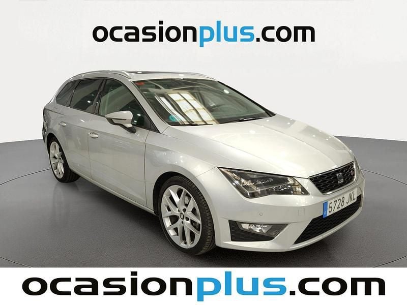 Usado Seat Leon FR 150 CV (110 kW) 2015 Gris plata Monovolumen