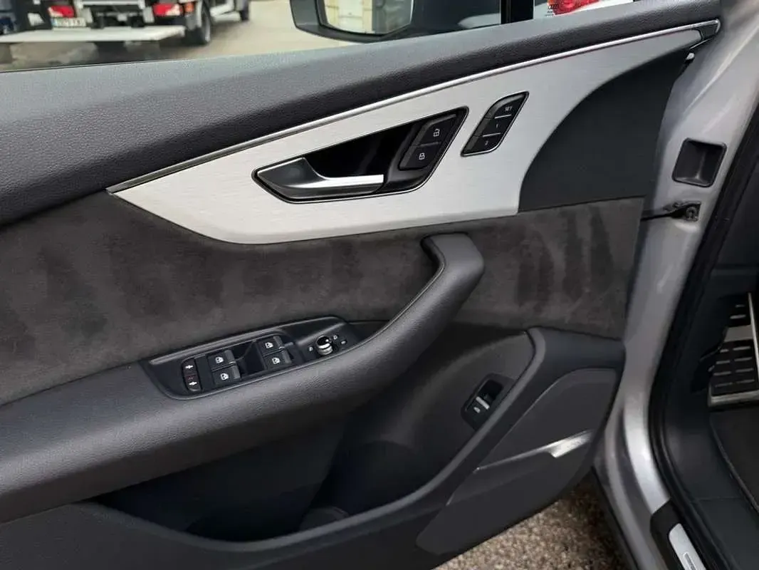 Usado Audi SQ7 Ambiente 435 CV (319 kW) 2020 Gris SUV