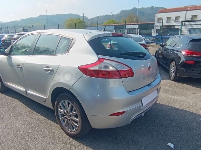 Usado Renault Mégane LIMITED 110 CV (80 kW) 2014 Gris / plata Berlina