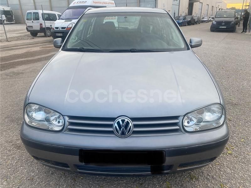 Gris / plata Usado 2004 VW Golf IV Edition Berlina | 2950 € (Precio justo) - Imagen 1/4