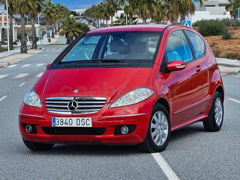 Usado Mercedes A150 Elegance 95 CV (69 kW) 2006 Rojo Berlina