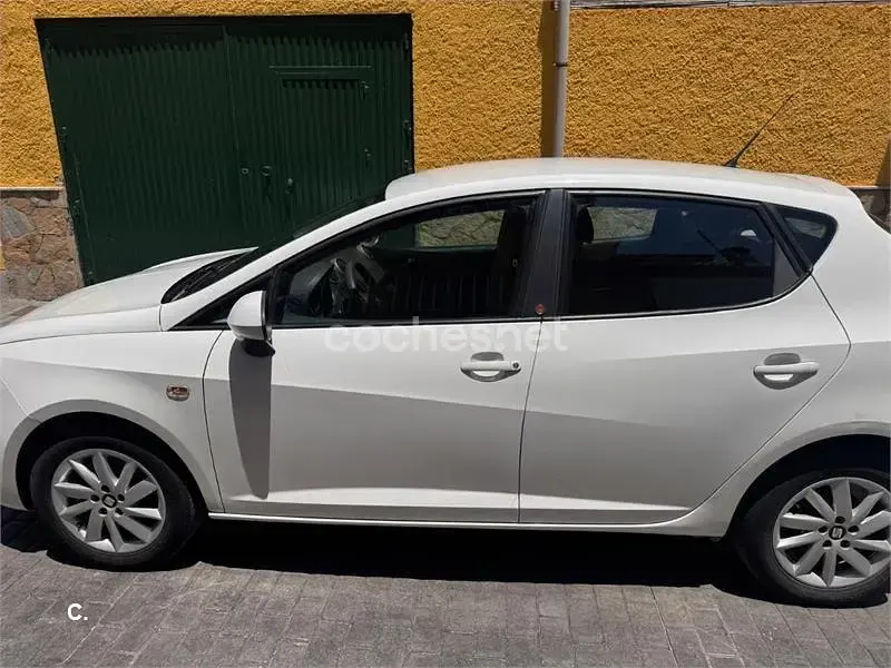 Usado Seat Ibiza Style 75 CV (55 kW) 2017 Blanco Berlina