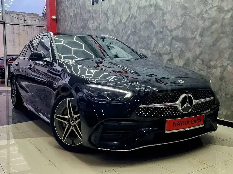 Usado Mercedes C200 163 CV (119 kW) 2023 Negro Familiar