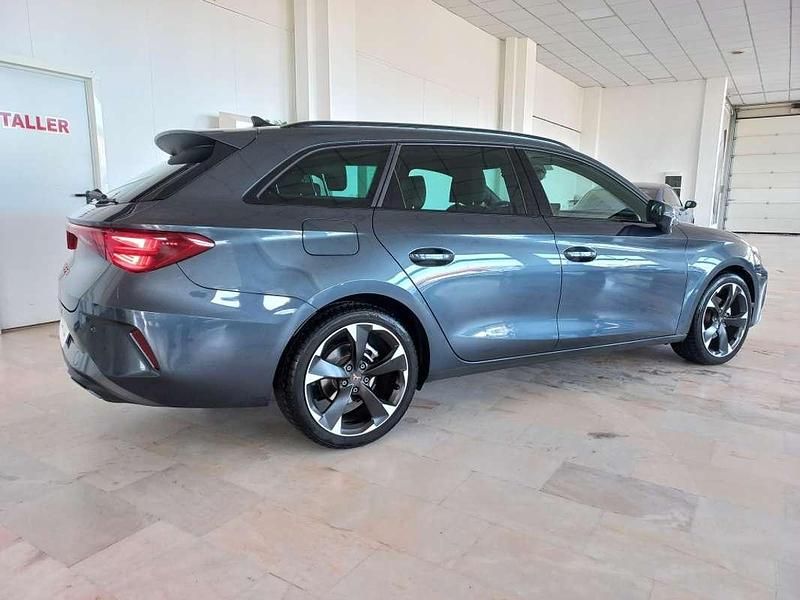 Usado Cupra Leon 150 CV (110 kW) 2025 Gris Familiar