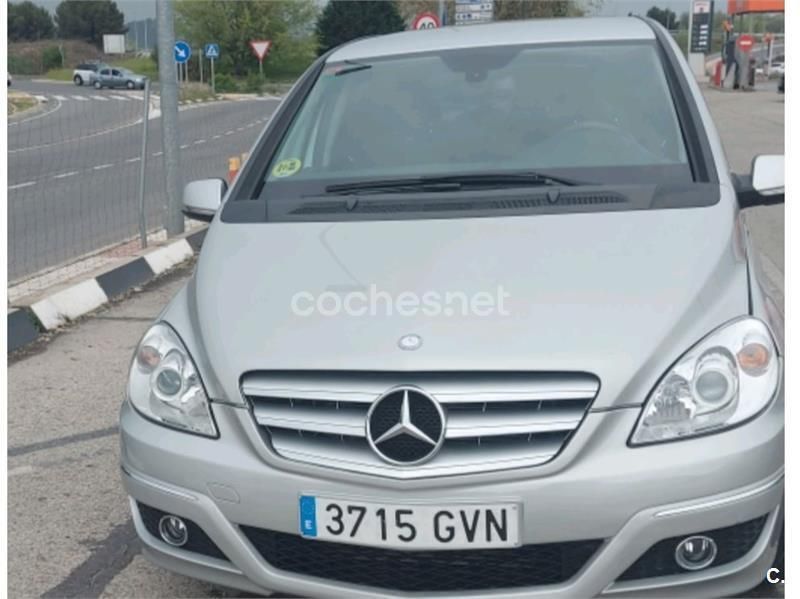 Gris / plata Usado 2010 Mercedes B200 Monovolumen | 8000 € (Precio justo) - Imagen 1/4