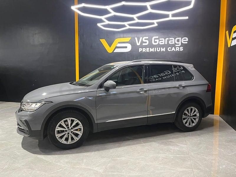 Usado VW Tiguan Life 150 CV (110 kW) 2023 Beige SUV