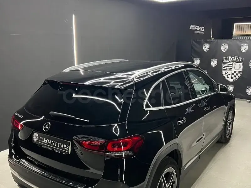 Usado Mercedes GLA180 136 CV (100 kW) 2022 Negro SUV