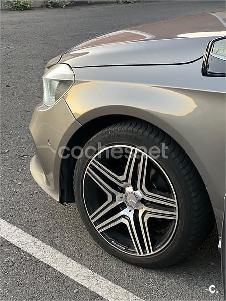 Usado Mercedes A180 109 CV (80 kW) 2016 Gris / plata Berlina