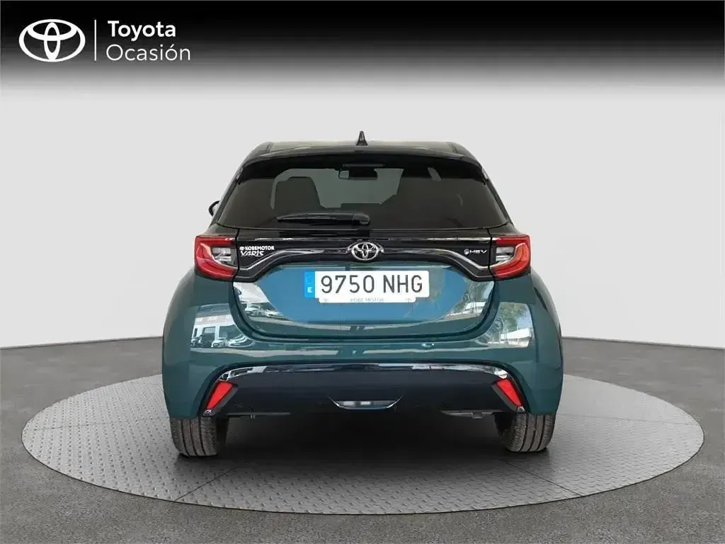 Używany Toyota Yaris Hybrid Style 116 KM (85 kW) 2025 Zielony Minivan