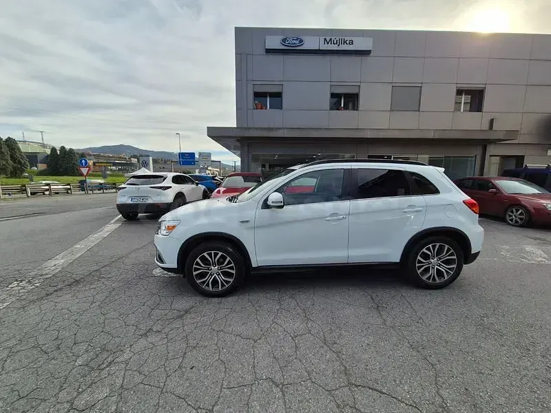 Usado Mitsubishi ASX Motion 117 CV (86 kW) 2018 Blanco SUV