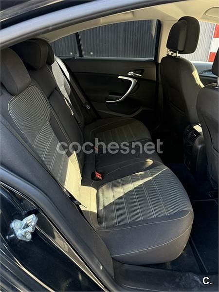 Usado Opel Insignia Edition 130 CV (95 kW) 2010 Negro Berlina
