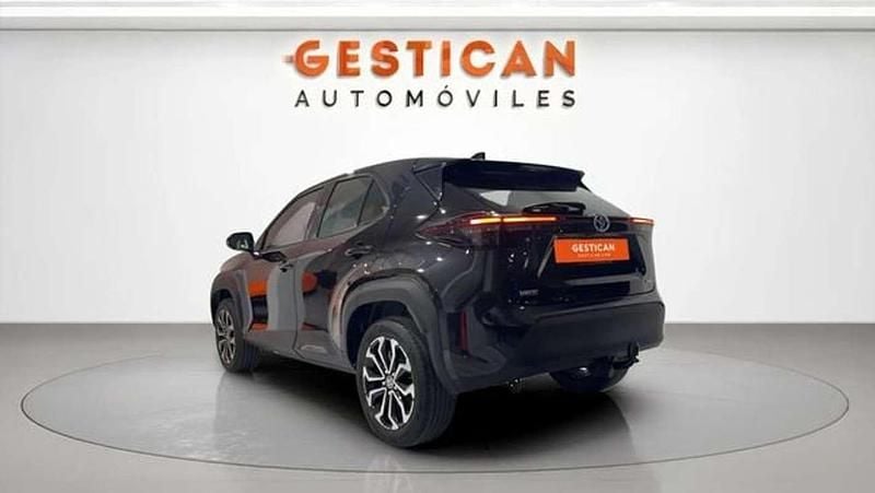 Usado Toyota Yaris Cross Active 116 CV (85 kW) 2024 Negro SUV