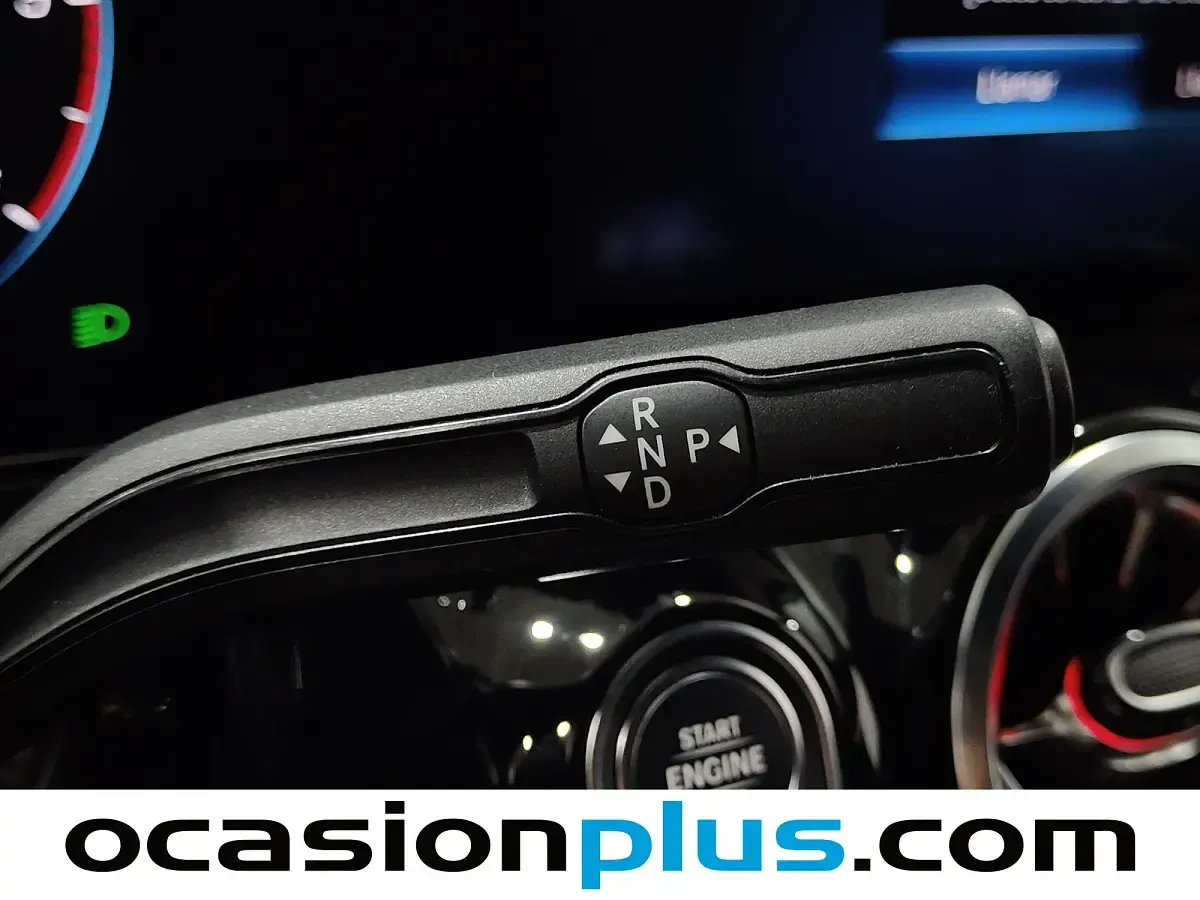 Usado Mercedes GLA200 AMG 150 CV (110 kW) 2024 Gris plata SUV