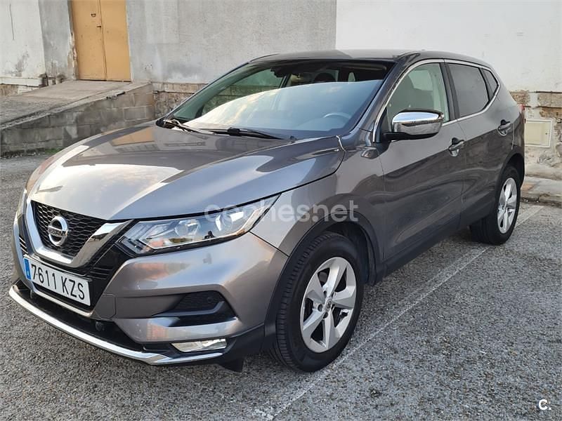 Usado Nissan Qashqai Acenta 160 CV (117 kW) 2019 Gris / plata SUV