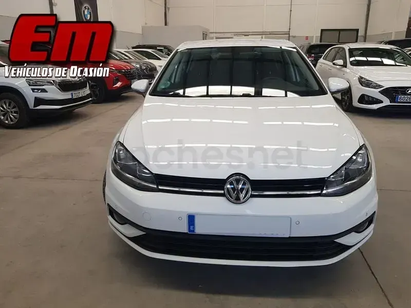 Usado VW Golf VII 110 CV (80 kW) 2018 Blanco Berlina