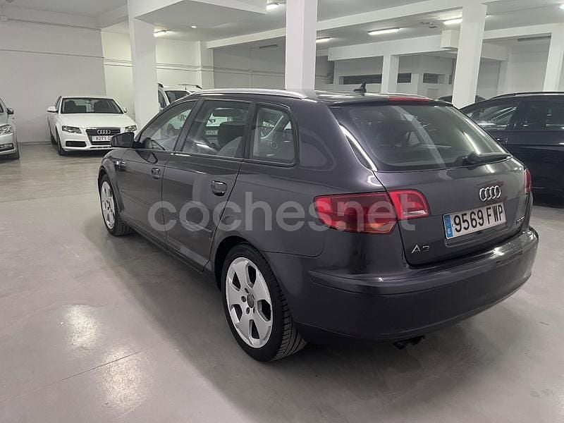 Usado Audi A3 Ambition 105 CV (77 kW) 2007 Gris / plata Berlina