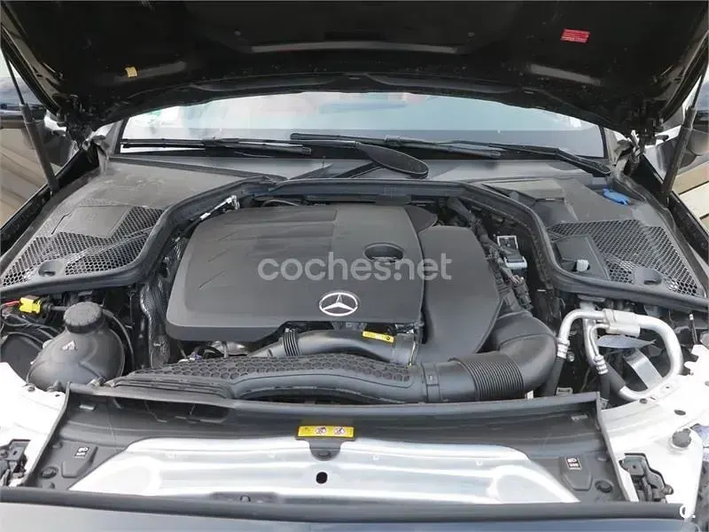 Usado Mercedes C300 258 CV (189 kW) 2019 Rojo Descapotable