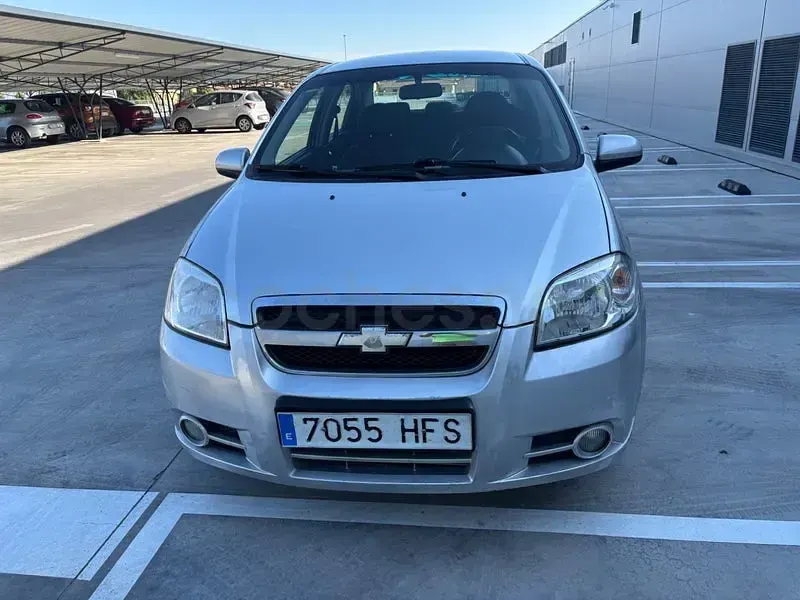Usado Chevrolet Aveo LT 101 CV (74 kW) 2011 Gris / plata Berlina