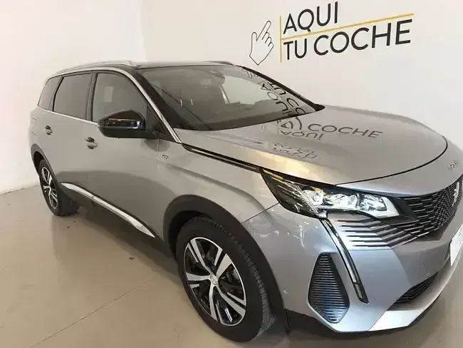Usado Peugeot 5008 GT 130 CV (95 kW) 2023 Gris SUV