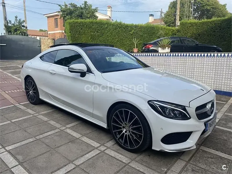 Usado Mercedes C250 AMG line 204 CV (150 kW) 2016 Blanco Coupe