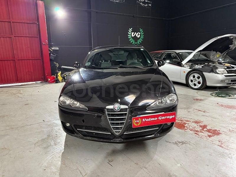 Usado Alfa Romeo 147 Distinctive 120 CV (88 kW) 2007 Negro Utilitario