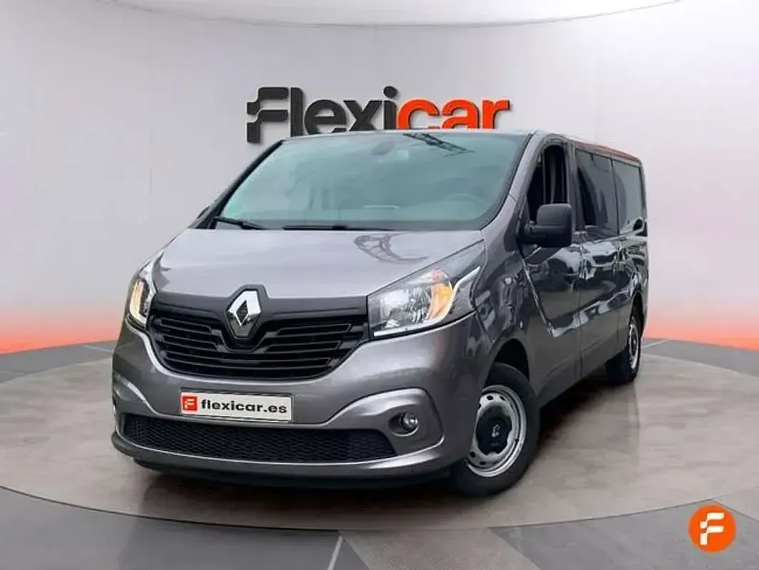 Usado Renault Trafic Business 120 CV (88 kW) 2019 Gris Monovolumen