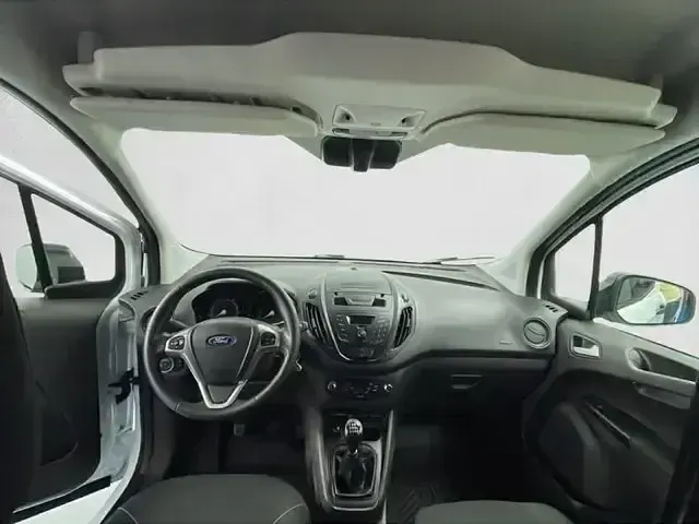 Usado Ford Transit Trend 100 CV (73 kW) 2022 Blanco Berlina