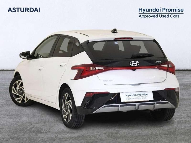 Usado Hyundai i20 101 CV (74 kW) 2025 Blanco Utilitario