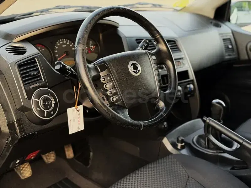 Usado SsangYong Kyron 141 CV (103 kW) 2010 Gris / plata SUV