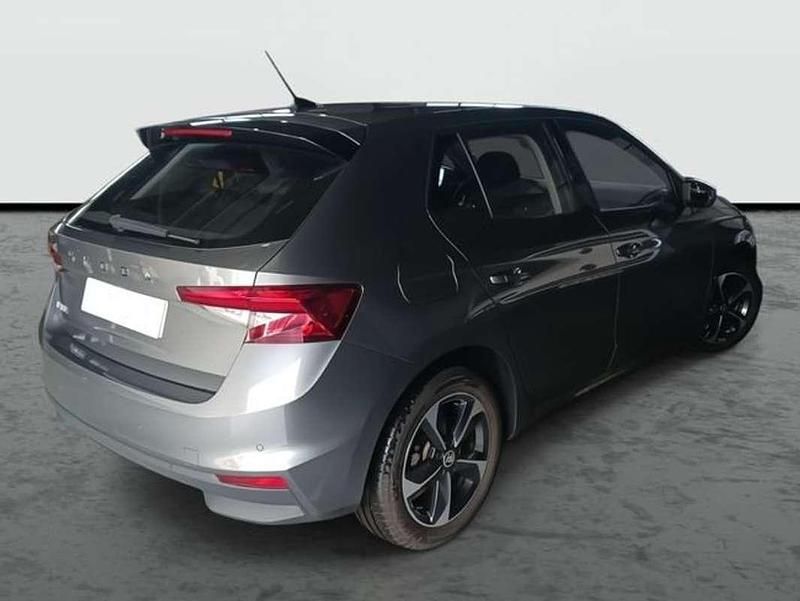 Usado Skoda Fabia Selection 95 CV (69 kW) 2024 Gris Utilitario