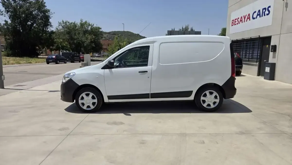 Usado Dacia Dokker Essentiel 102 CV (75 kW) 2018 Blanco Monovolumen