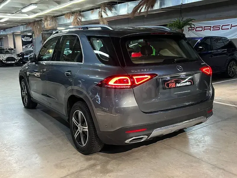 Usado Mercedes GLE350 272 CV (200 kW) 2019 Gris / plata SUV