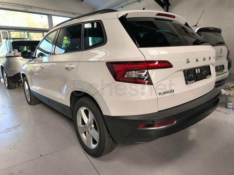 Usado Skoda Karoq Ambition 150 CV (110 kW) 2021 Blanco SUV