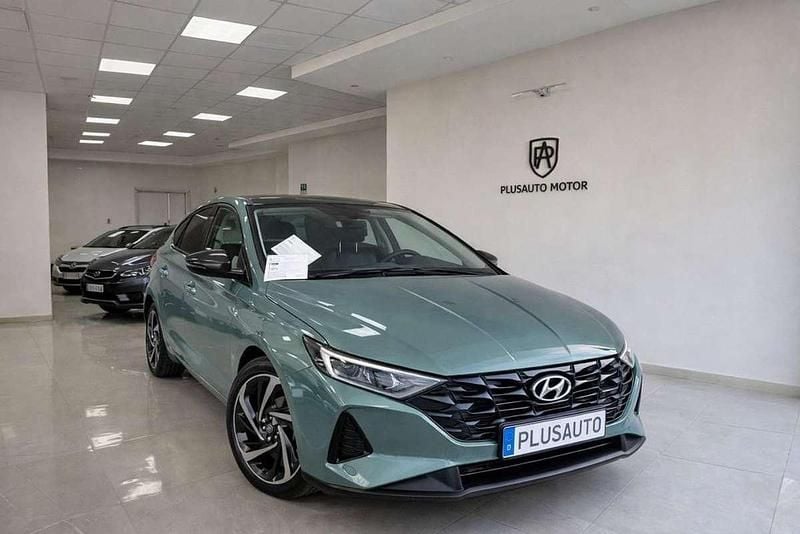 Usado Hyundai i20 101 CV (74 kW) 2024 Verde Utilitario