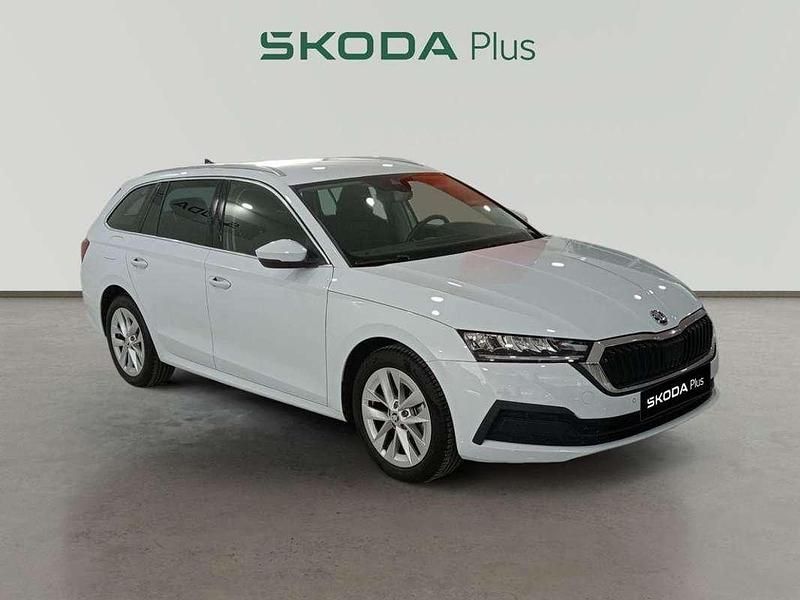 Blanco Usado 2020 Skoda Octavia Ambition Familiar | 18.390 € (Precio justo) - Imagen 1/4
