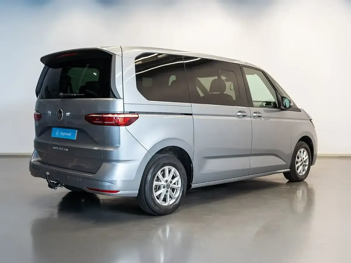 Usado VW Multivan 150 CV (110 kW) 2024 Gris Monovolumen