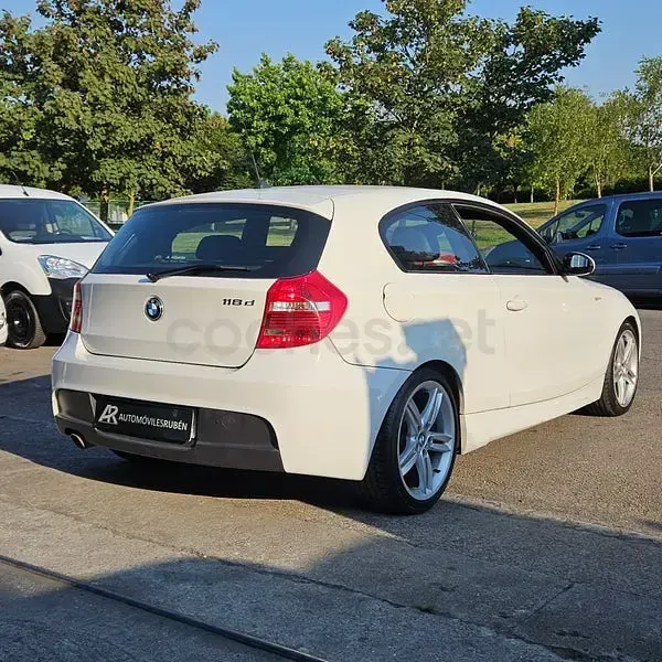 Usado BMW 118 Comfort Edition 143 CV (105 kW) 2007 Blanco Utilitario