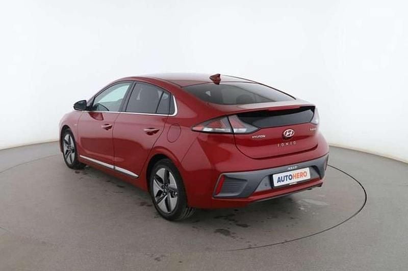 Usado Hyundai Ioniq 143 CV (105 kW) 2020 Rojo Utilitario