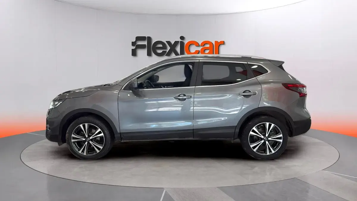 Usado Nissan Qashqai Acenta 140 CV (102 kW) 2019 Gris SUV